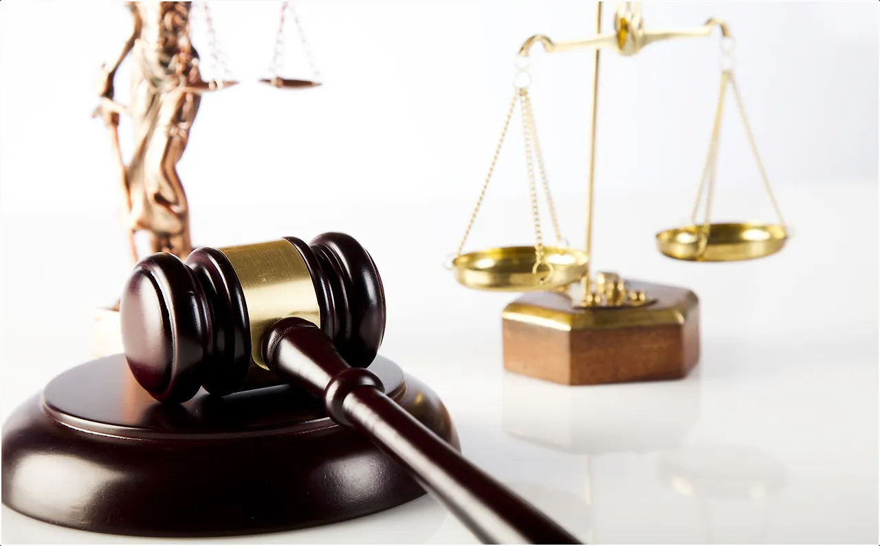 재판에서 판결을 상징하는 물건들 사진